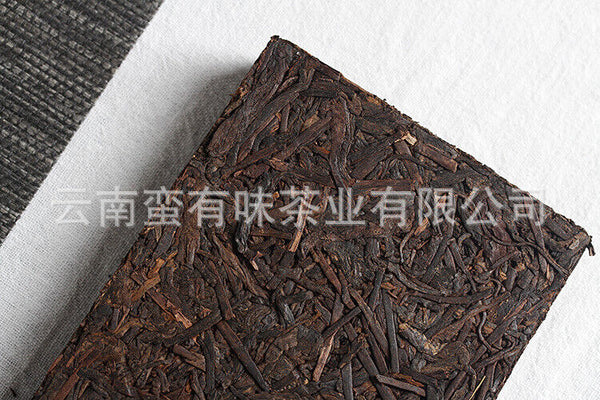 HelloYoung 250g Yunnan Pu'er Tea Private Tea Old Tea Bone Pu'er Ripe Tea Brick Tea