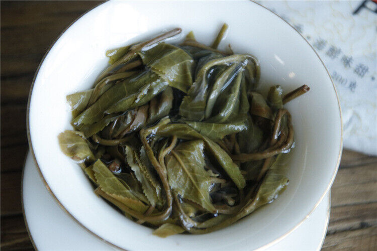 HelloYoung Plum turnip potted pond ancient tree raw tea cake cold plum aroma and deep charm