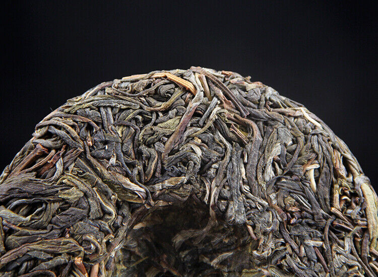 HelloYoung 100g Yunnan Menghai Sleeping Deer Mountain Sun Green Pu'er Raw Tea Cake