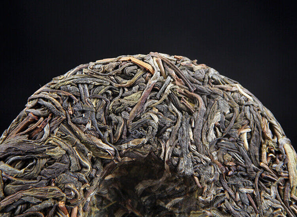 HelloYoung 100g Yunnan Menghai Sleeping Deer Mountain Sun Green Pu'er Raw Tea Cake
