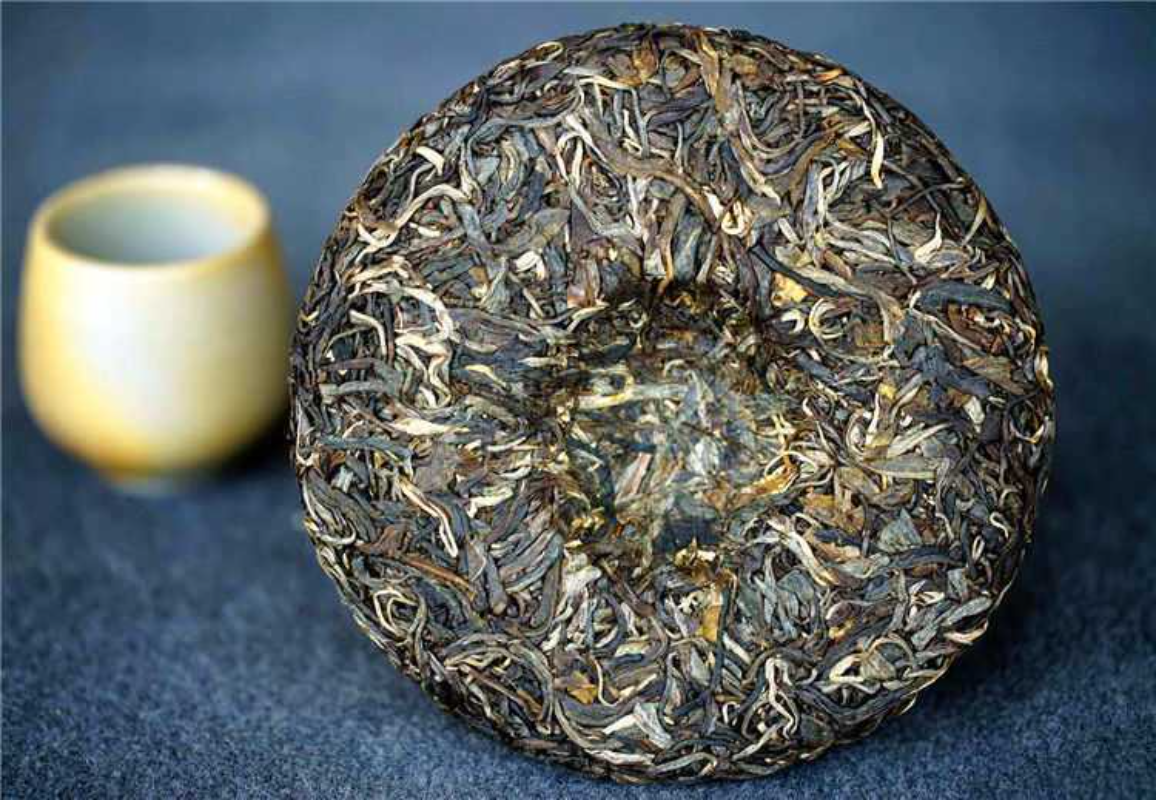 HelloYoung 200g Yunnan Pu'er Tea Raw Tea Yiwu High Pole Ancient Pure Material Raw Tea Cake