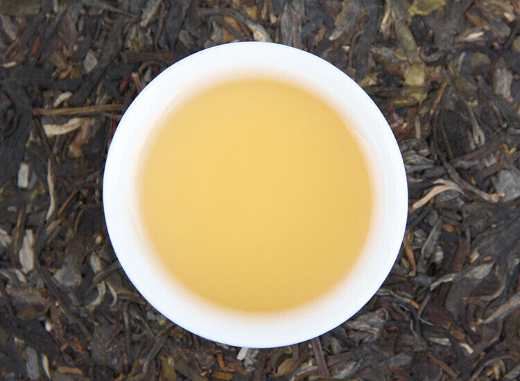 HelloYoung 357g Ming Qian Ancient Tree Spring Tea Pu'er Raw Tea Seven Seed Cake Tea