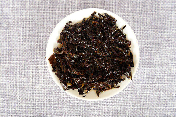 HelloYoung Yunnan Pu'er Ripe Tea Cake Pu'er Ripe Tea 357g Golden Bud Tea Cake