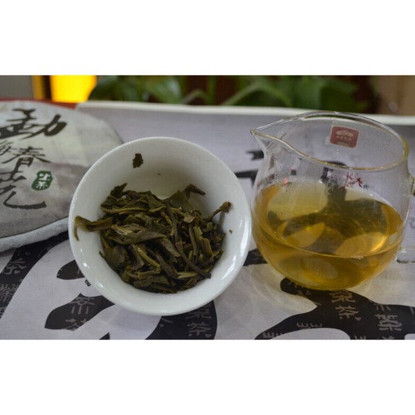 Menghai Chun Xiao * HAIWAN 357g Puer Old Comrade Pu-erh Tea Cake