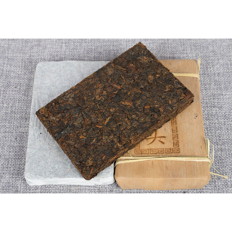 Natural Black Tea Pu-erh Tea Old Tea Head Golden Bud Brick Ripe Tea Brick 250g Main image
