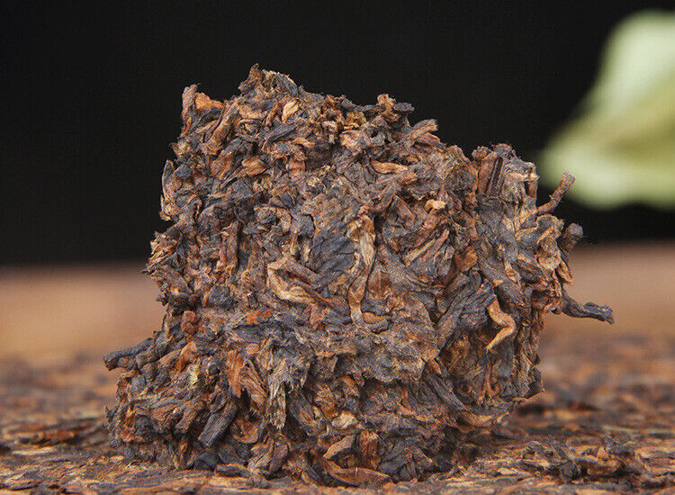 HelloYoung 357g Yunnan Pu'er Ripe Tea Cake 云南普洱熟茶西双版纳茶区年春茶357g御贡金饼 普洱熟茶