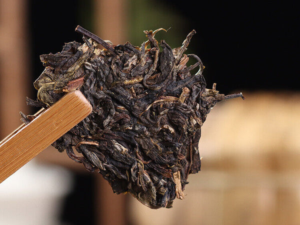 HelloYoung 357g Yunnan Iceland Pu'er tea raw tea ancient tree tea Pu'er seven cakes tea