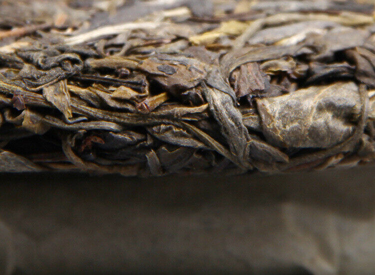 HelloYoung 357g Ming Qian Ancient Tree Spring Tea Pu'er Raw Tea Seven Seed Cake Tea