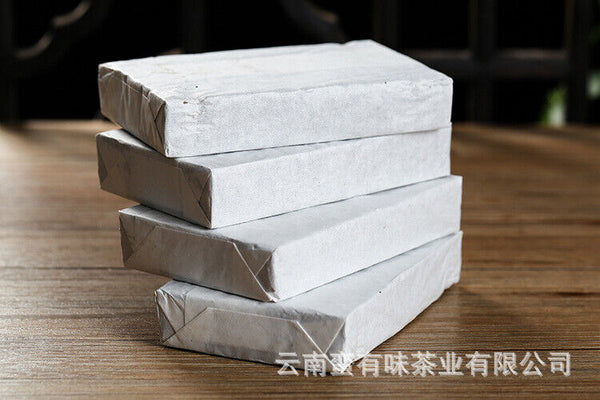 HelloYoung Yunnan Pu'er tea Lao Banzhang golden leaf raw tea 1pack of 4pieces 1bundle= 1kg