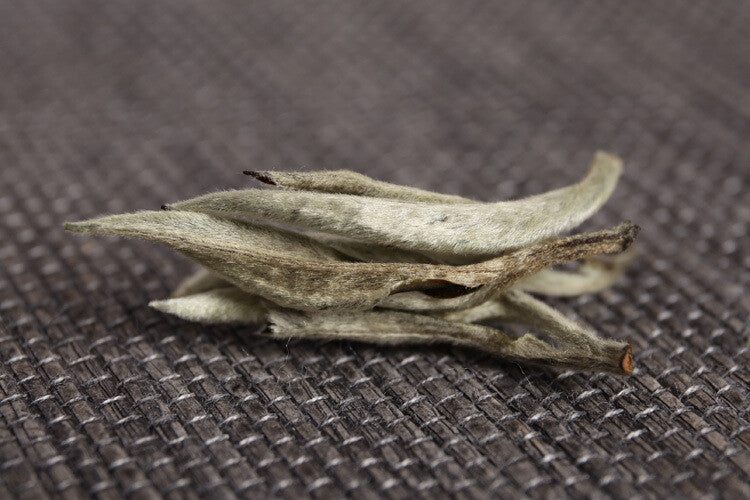 2024 Premium  Yunnan Pu'er Raw Baihao Yinzhen White Tea Loose Leaf 500g