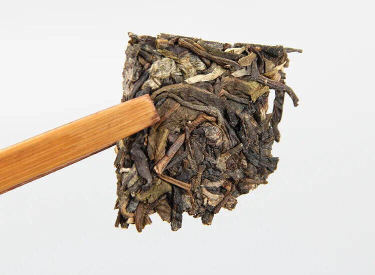 Famous Yunnan puerh tea brick 8582 shen puer unfermented cha zhuan 250 gram