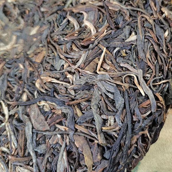 Raw Pu'er Tea Cake Organic Yunnan Pu'er Tea Hand-Pressed 357g