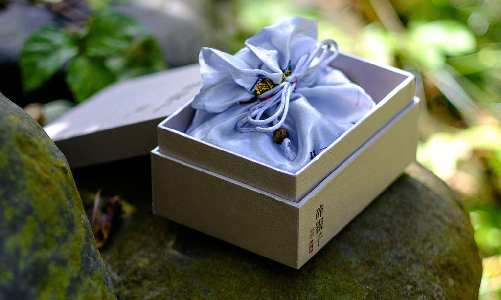 HelloYoung Tea fossilized stone broken silver gold does not change Menghai Pu'er tea
