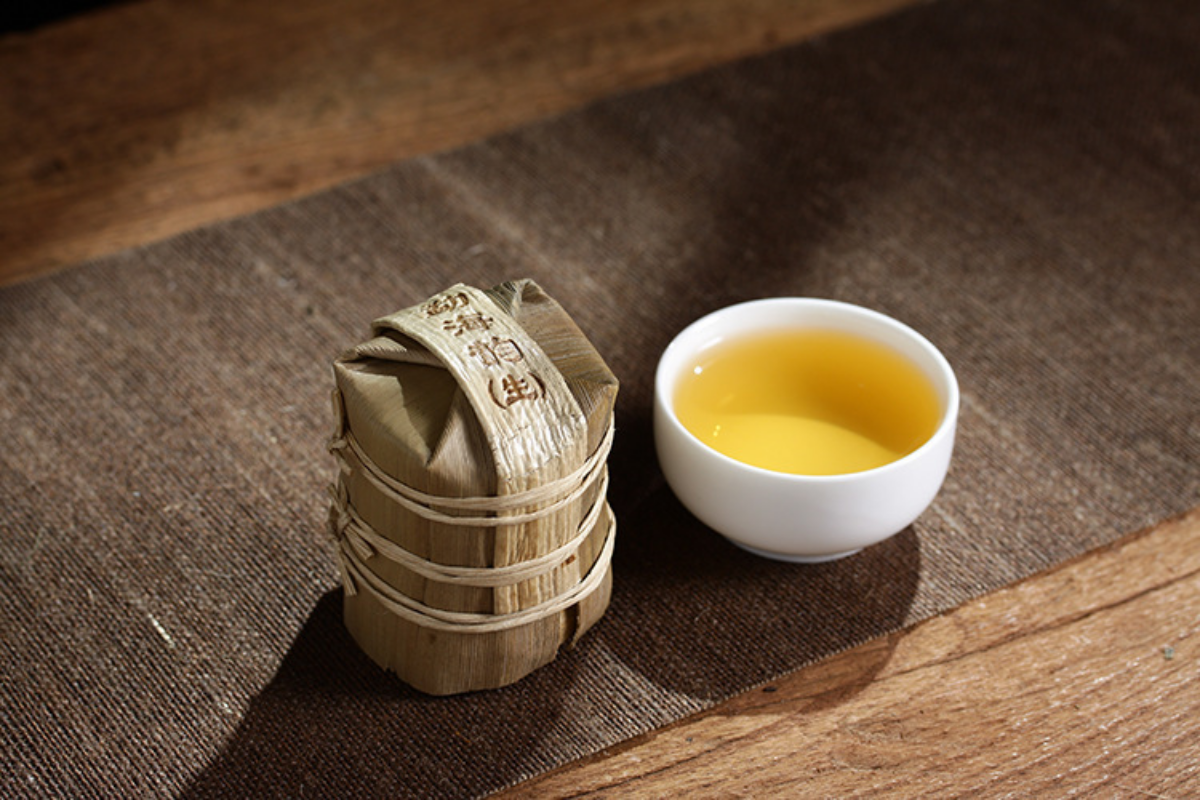 HelloYoung 672g Linglong Seven Cakes Raw Tea Yunnan Pu'er Tea Menghai 8g Mini Small Cakes