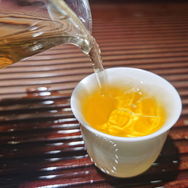 357g Yunnan White Tea Hand made Graphite Pressed Old White Tea Tea Cake Organic