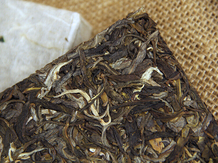 HelloYoung 250g Yunnan Pu'er Tea Raw Tea Pu'er Raw Tea Brick Healthy Drink