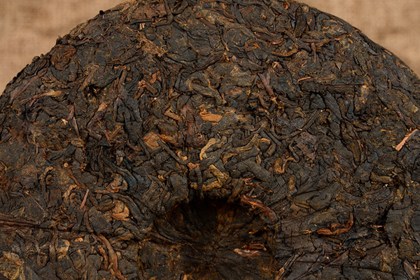 HelloYoung 357g Yunnan Pu'er Tea Old Banzhang Glutinous Fragrance Seven Seed Cake Ripe Tea