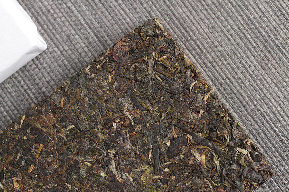 HelloYoung 200g Yunnan Pu'er Tea Bulang Spring Tip Pu'er Raw Brick Pre-Mingling Spring Tea