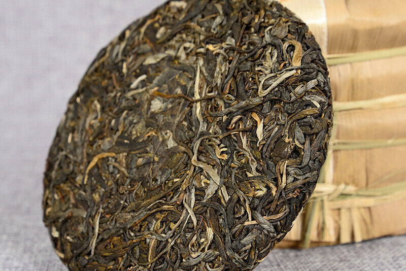 HelloYoung 200g Yunnan Pu'er Seven Seed Cake Tea High Pole Raw Tea Cake Early Spring Tea