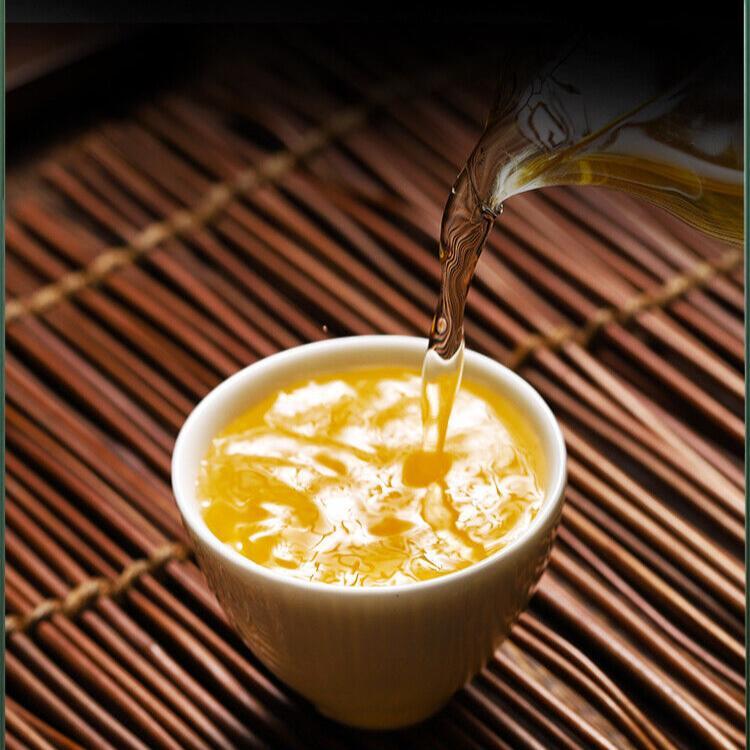 Refreshing & Aromatic Yunnan's Signature 357g Pu'er Raw Tea Qizi Cake