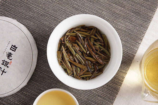 HelloYoung 100g white hair silver needle Yunnan small cake moonlight white old white tea