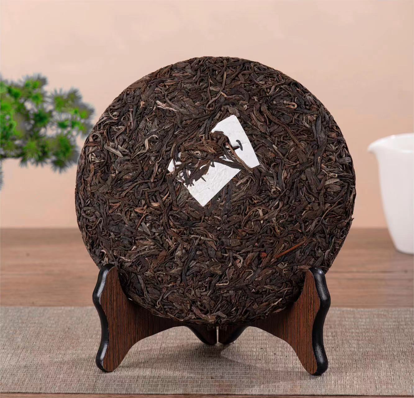 HelloYoung 357g Yunnan Pu'er Tea Cake Brown Mountain Raw Tea Ancient Tree Yunnan Tea Cake Secondary image