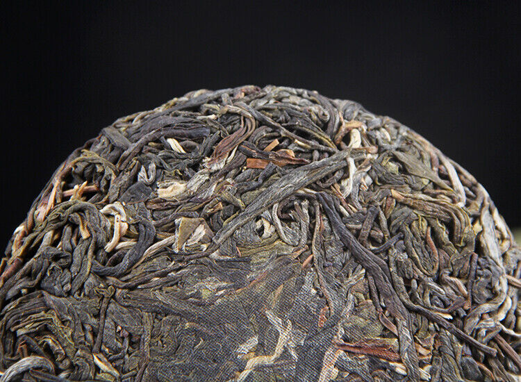 HelloYoung 100g Yunnan Menghai Sleeping Deer Mountain Sun Green Pu'er Raw Tea Cake
