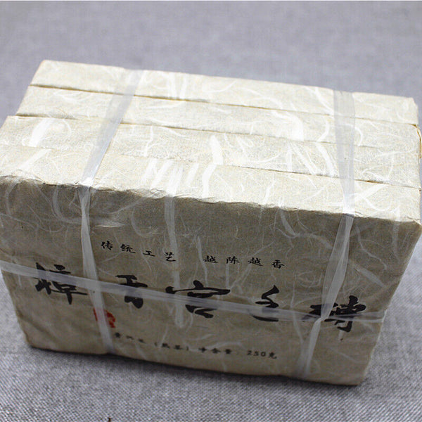 HelloYoung Yunnan Pu'er Tea Camphor Palace Tea Brick 250g Ripe Tea Menghai Palace Brick