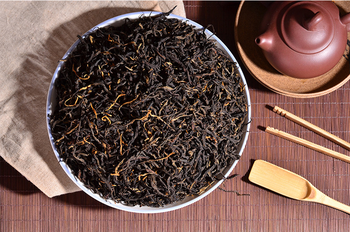 HelloYoung Yunnan Kong Fu Tea Chinese Black Tea Spring Feng Qing Fragrant China Dian Hong Secondary image