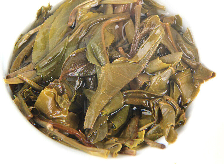 HelloYoung Yunnan Menghai Pu'er Raw Tea Cake Black Tea 357g 易武高山青饼