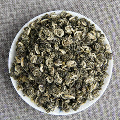 HelloYoung Yunnan Biluochun Green Tea Loose Leaf Iron Box Gift Tea Chinese Slimming Tea 80g