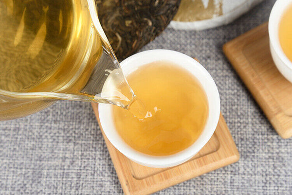 HelloYoung Yunnan Pu'er Tea Early Spring Raw Tea 100g Cake Tea Icelandic Raw Cake Tea
