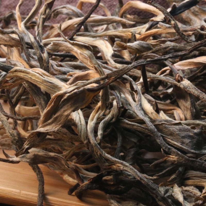 Thé en feuilles mobiles d'arbre ancien de montagne Nannuo thé cruPuerh du Yunnan Main image