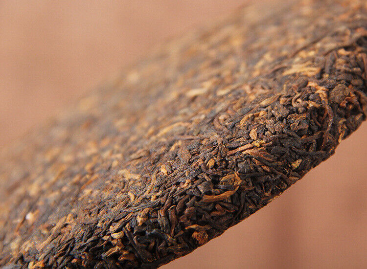 HelloYoung 200g Palace Gold Cake (Ripe) Yunnan Menghai Pu'er Round Tea Early Spring Jiao Mu