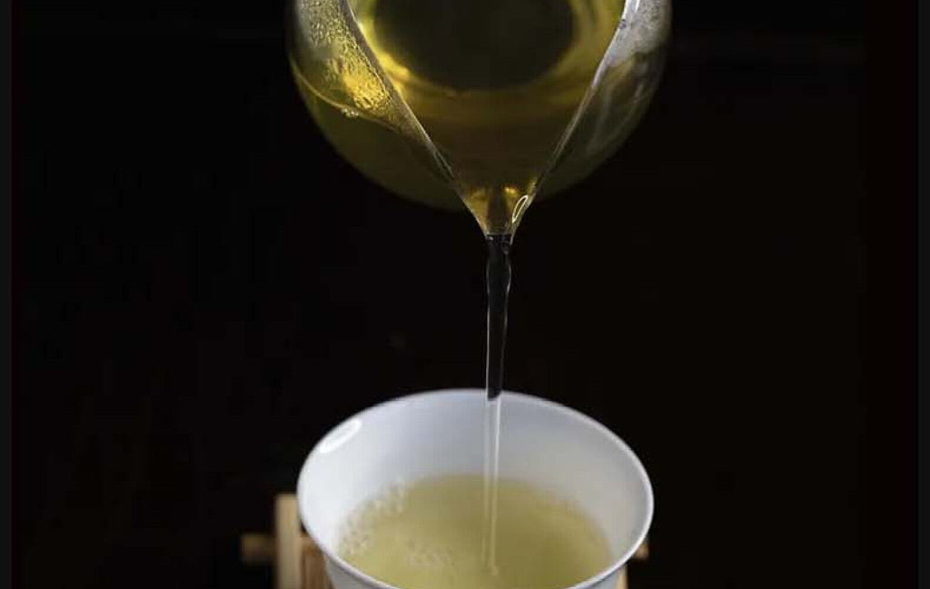 HelloYoung Yunnan Tea Iceland Laozhai First Spring Reserve Pu'er Raw Tea 357g Cake Tea