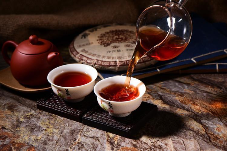 Yunnan Pu'er Ripe Tea Jinmao Gong Pu-Erh Tea Cake Brown Tree Ancient Black Tea