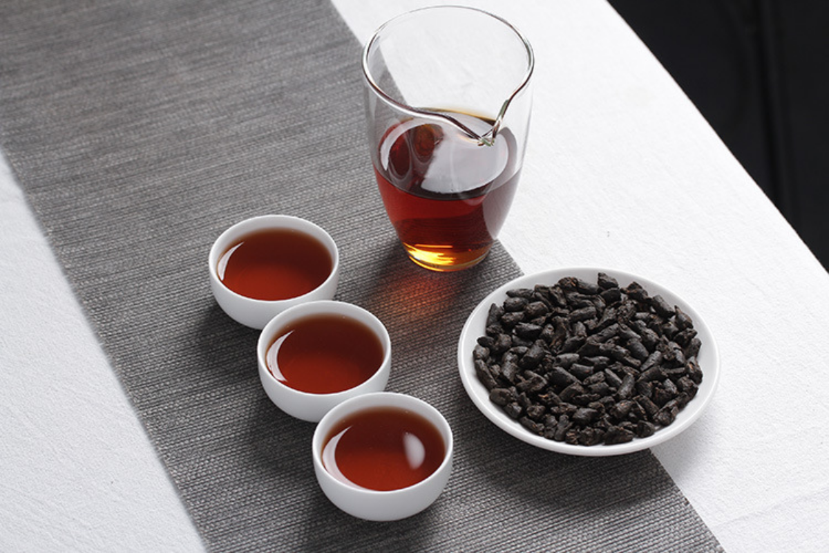 HelloYoung 500g/Tin Yunnan Pu'er Tea Menghai Ripe Tea Jujube Tea Fossil Crushed Silver