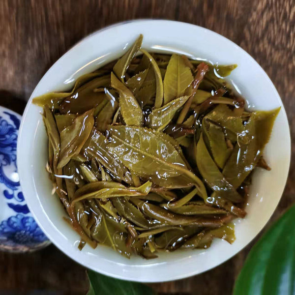 Puerh Raw Tea Cake Yunnan Iceland Old Tree Tightly Pressed 357g