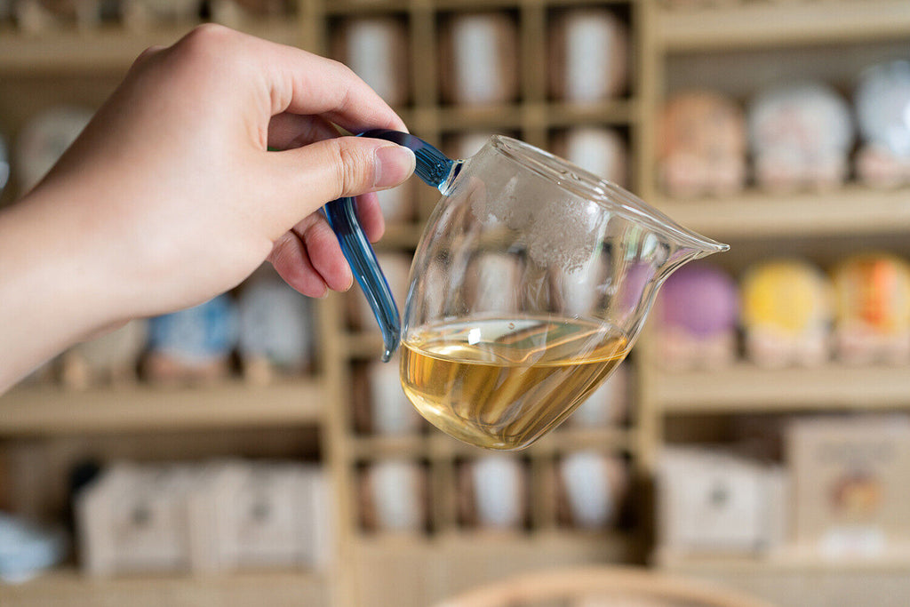 HelloYoung 357g Xigui First Spring Pu'er Raw Tea Yunnan Ancient Pu'er Seven Seed Cake Tea