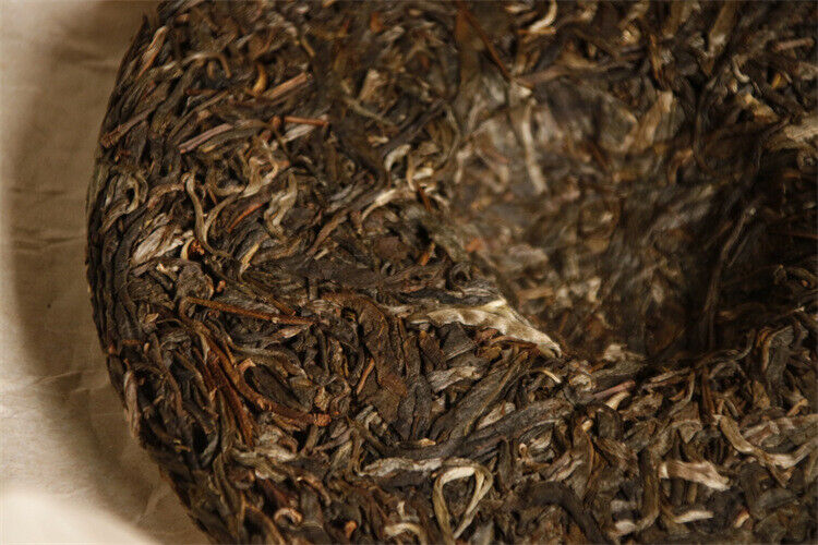 HelloYoung 357g Yiwu Ancient Tree Tea Mint Hetang Pu'er Tea Raw Tea Cake Fresh and Elegant