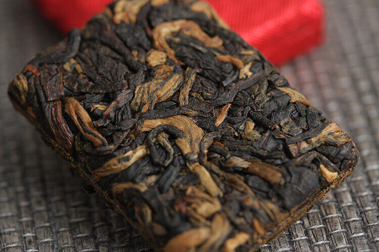 HelloYoung 500g Yunnan Fengqing Kung Fu Black Tea Dian Hong Xiao Tuocha Golden Square Brick