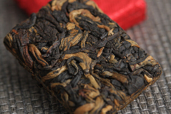 HelloYoung 500g Yunnan Fengqing Kung Fu Black Tea Dian Hong Xiao Tuocha Golden Square Brick