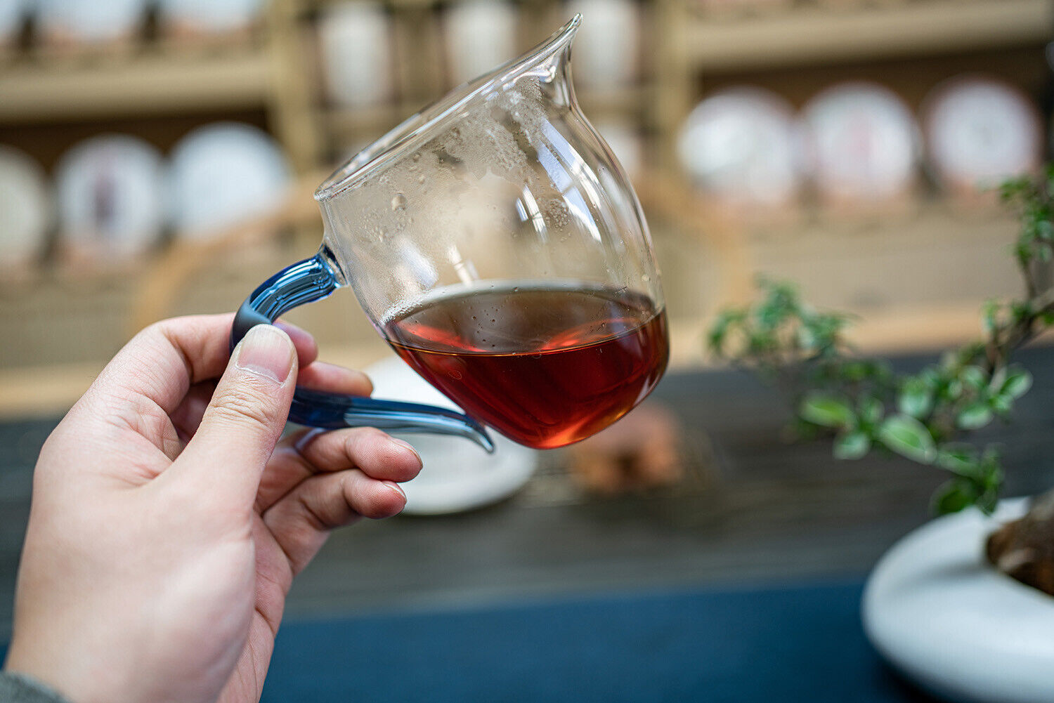 HelloYoung 357g Banzhang Dragon Cake Shongyuantang Pu'er Ripe Tea Yunnan Seven Seeds Cake