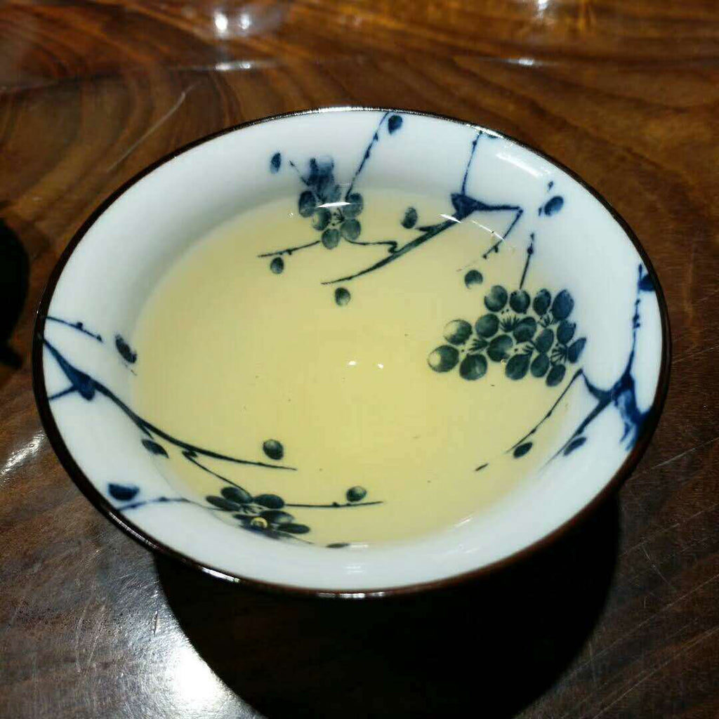 HelloYoung Yunnan Pu'er Tea Cake First Spring High Altitude Seven Cake Raw Tea 357g/12.59oz