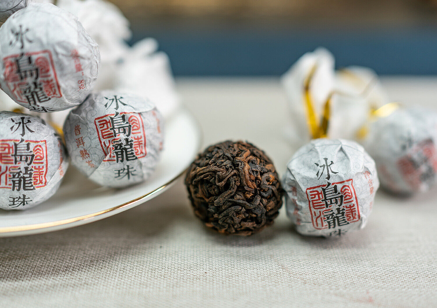 HelloYoung 8g/pastille Icelandic Dragon Pearl Pu-erh Ripe Tea Small Tuocha Dragon Pearl