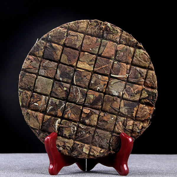 200g Old White Tea Ancient Tree Tea Cake Yunnan Yiwu Organic Spring Tea