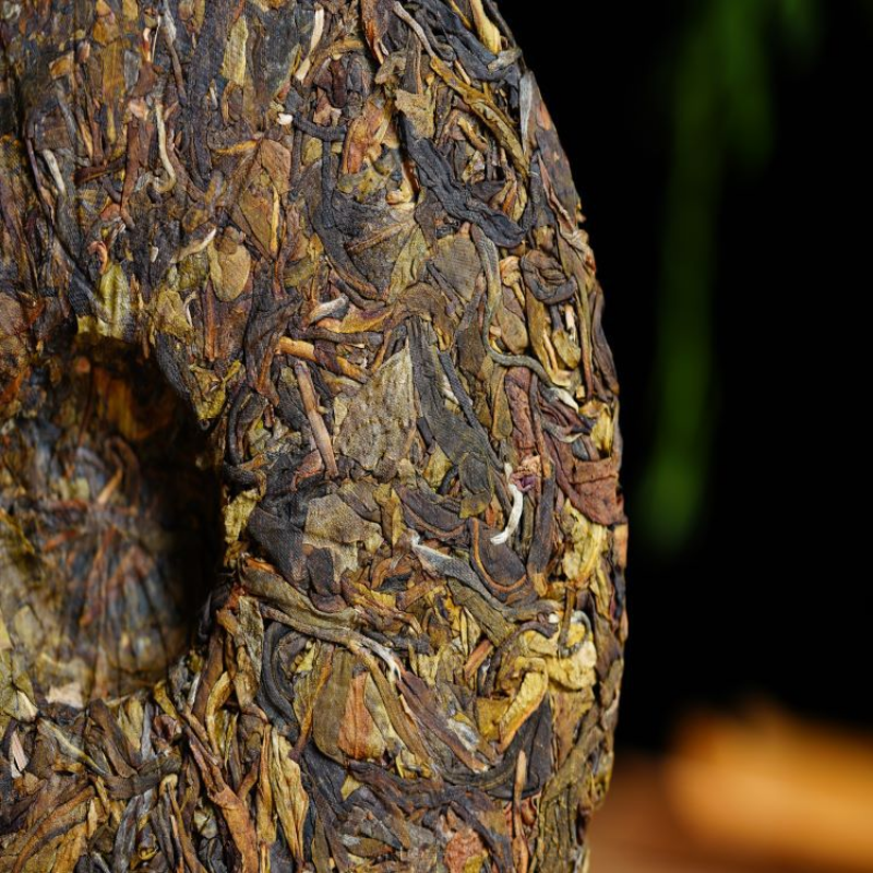 HelloYoung 357g Nannuo Mountain Deep Mountain Big Tree Ming Pre-early Spring Tea Raw Cake