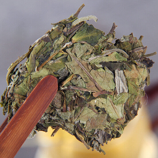 357g  Golden White Tea Yunnan Ancient Tree Weight Loss Healthy Drink Gift Tea