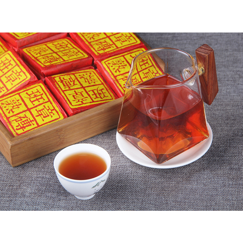 HelloYoung Cooked Tea Class Seal Golden Bud Ancient Tree Tea 36g * 10 Pu'er Tea Brick Old