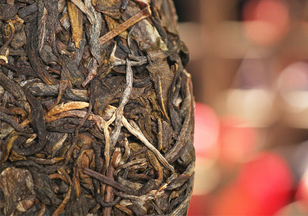 Icelandic Ancient Tree Yunnan Pu'er Tea Raw Tea Cake 357 Grams Qi Zi Cake Tea